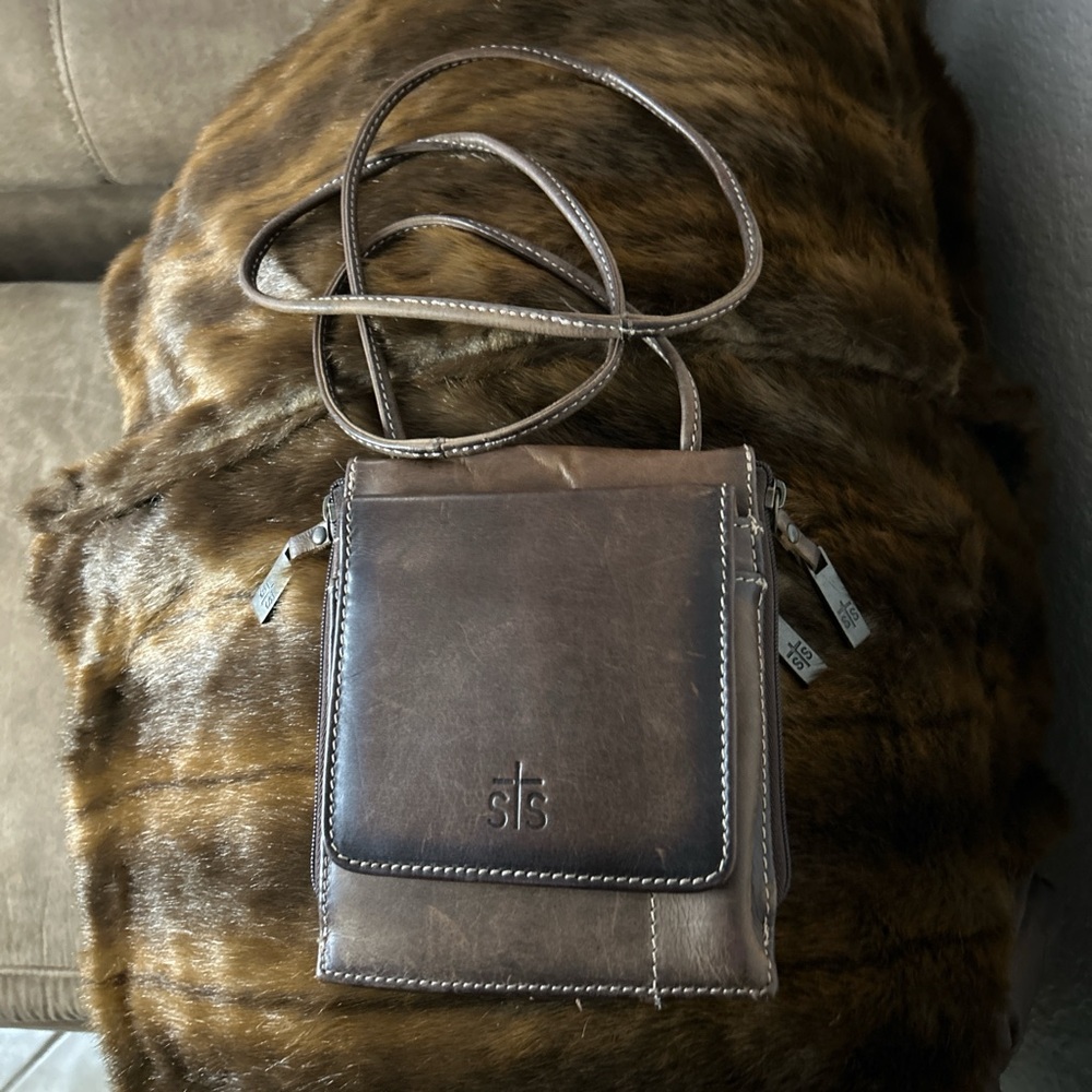 STS Ranchwear Women's Western Leather Baroness Euro Crossbody Bag Small